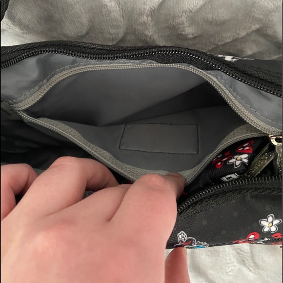 NWOT Mickey & Minnie LeSportsac Hobo Bag - Picture 6 of 14